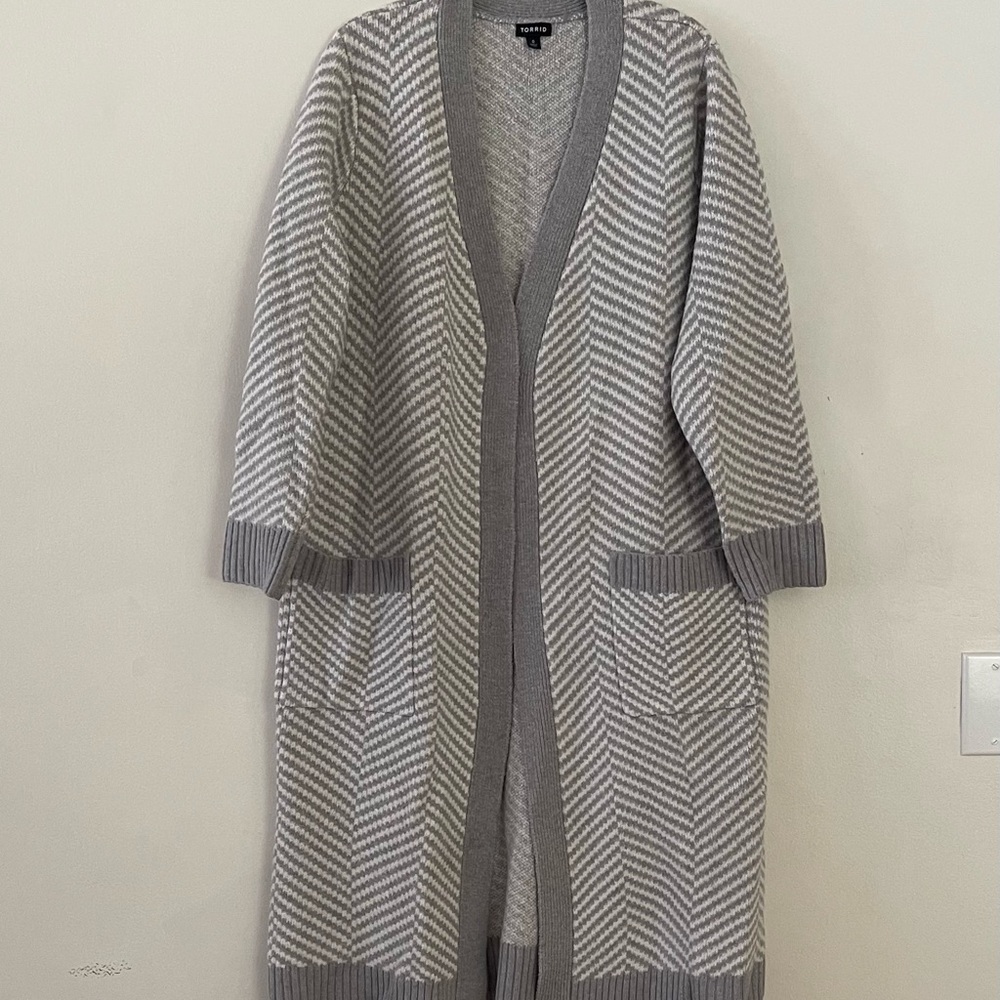Torrid Gray Chevron Women's Cardigan
